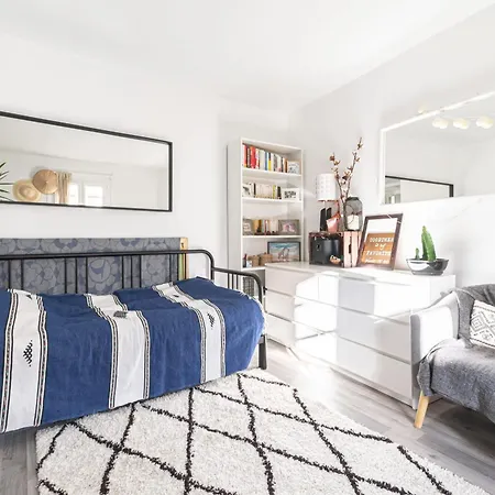 Beautiful And Bright Studio Near Belleville Appartamento Parigi