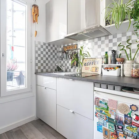 Beautiful And Bright Studio Near Belleville Appartamento Parigi
