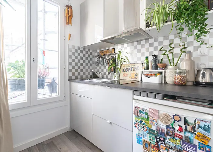 Beautiful And Bright Studio Near Belleville Apartman Párizs