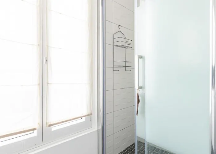 Beautiful And Bright Studio Near Belleville פריז